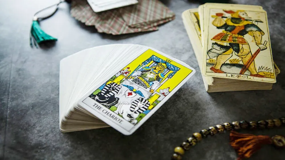 Chọn 1 lá bài Tarot để biết vị trí của bạn trong tim người ấy có quan trọng?