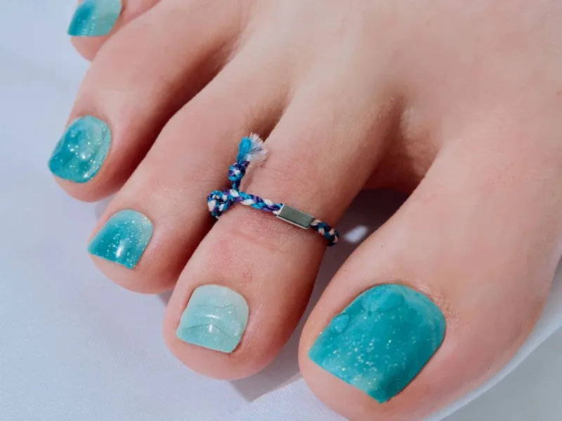 Gợi ý 40+ mẫu nail chân Tết 2024 cực xinh yêu cho các nàng