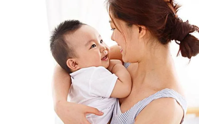 Nằm mơ bế đứa trẻ con đánh con gì? Tham khảo ngay số này để trúng lớn