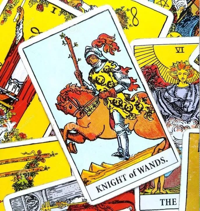 Ý nghĩa lá Knight of Wands: Bất ngờ với khởi sắc trong công việc và tình yêu